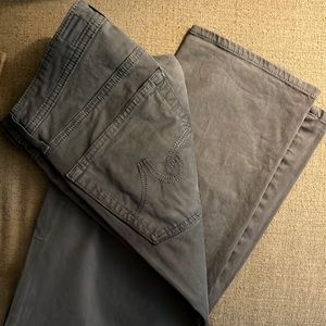 At graduate tailored leg